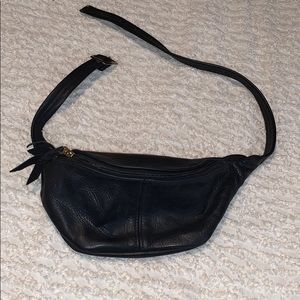 Fantastic little fanny pack made of leather
